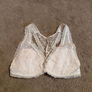 White lace bralette with  straps small size with cups